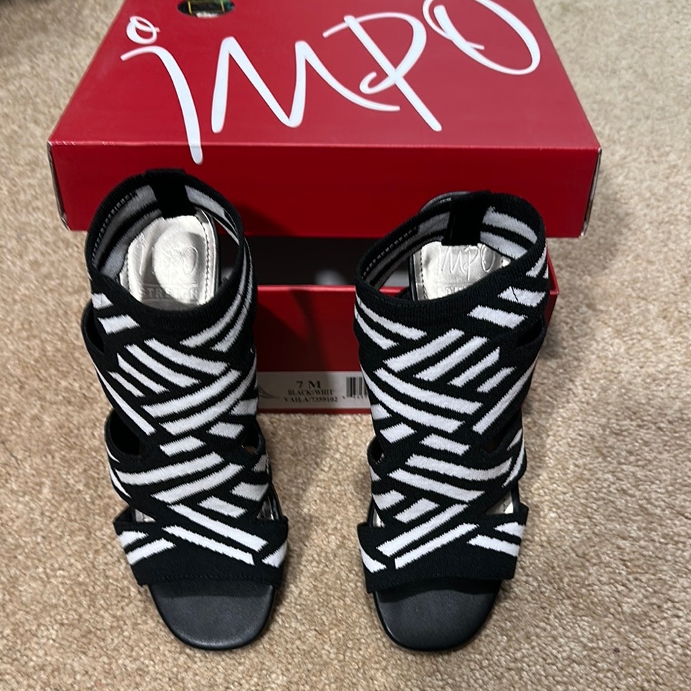 Impo Black and White Zebra Print Sandals size 7 with chunky heel